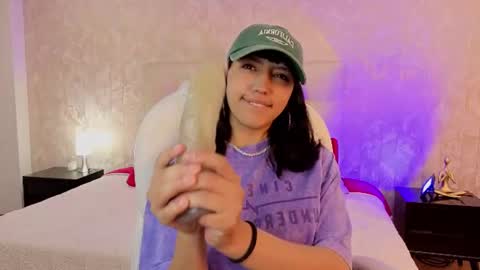 Snapshot of cute_hollywood chatting on July 2026 07:51:01 PM Sofa online show from July 2026 07:51:01 PM