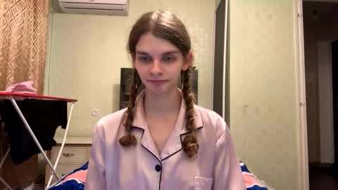 cute_kitte online show from October 2025 06:37:01 PM