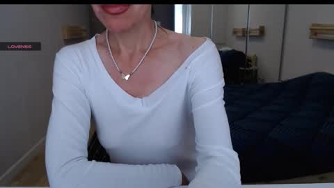 cute_lion_ online show from October 2025 11:22:02 AM