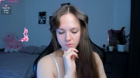 Emily online show from November 2025 07:31:01 AM