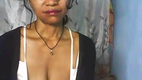 Snapshot of cute_moll chatting on March 2025 12:09:02 PM murielle online show from March 2025 12:09:02 PM