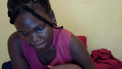 cute_roxie online show from December 2024 07:41:02 PM