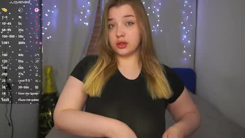 Sasha online show from April 2026 06:01:02 PM