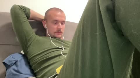 Snapshot of cute_skywalker chatting on December 2024 05:18:02 PM cute_skywalker online show from December 2024 05:18:02 PM