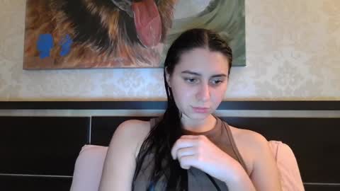 cute_strawberry_ online show from December 2024 05:13:01 PM