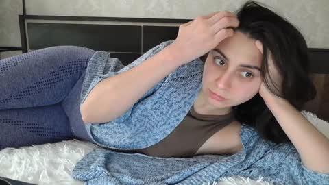 cute_strawberry_ online show from December 2024 11:33:01 AM