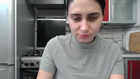 cute_strawberry_ online show from December 2024 01:17:01 PM