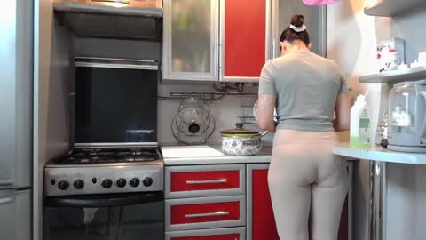 cute_strawberry_ online show from December 2024 06:48:02 AM