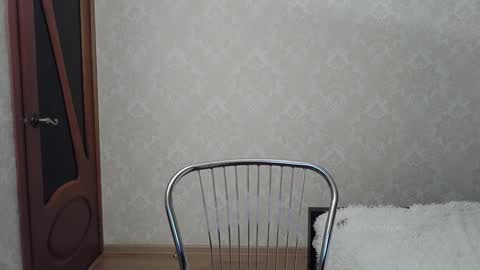 cute_strawberry_ online show from December 2024 06:17:01 PM