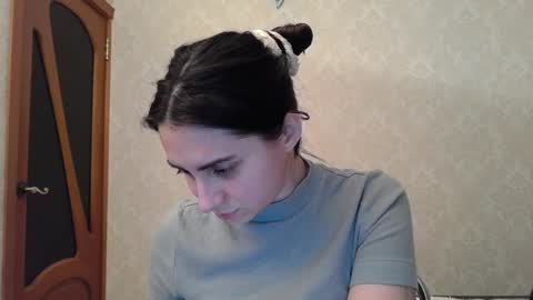 cute_strawberry_ online show from December 2024 02:35:02 PM