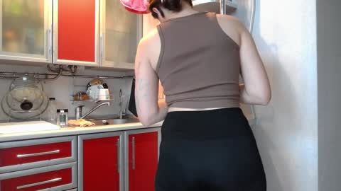 cute_strawberry_ online show from December 2024 01:22:01 PM