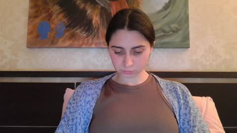 cute_strawberry_ online show from December 2024 07:00:01 PM