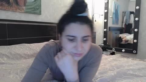 cute_strawberry_ online show from December 2024 01:02:01 PM