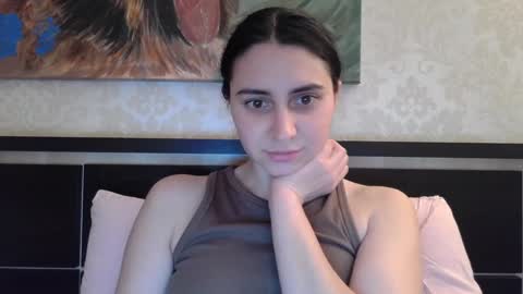 cute_strawberry_ online show from December 2024 05:40:02 PM