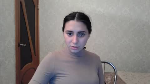 cute_strawberry_ online show from December 2024 12:49:01 PM