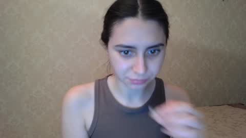cute_strawberry_ online show from December 2024 05:29:01 PM