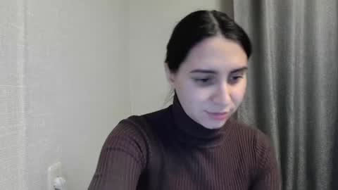 cute_strawberry_ online show from December 2024 04:54:01 PM
