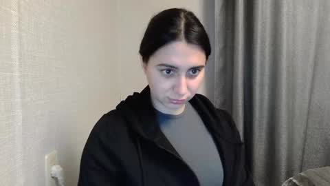 cute_strawberry_ online show from December 2024 12:31:01 PM