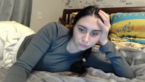 cute_strawberry_ online show from December 2024 08:36:01 PM