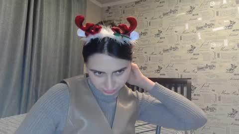 cute_strawberry_ online show from December 2024 10:12:01 PM