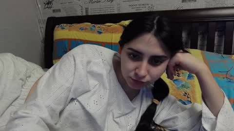 cute_strawberry_ online show from January 2025 07:24:01 PM