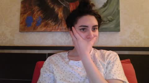 cute_strawberry_ online show from February 2025 06:13:01 PM