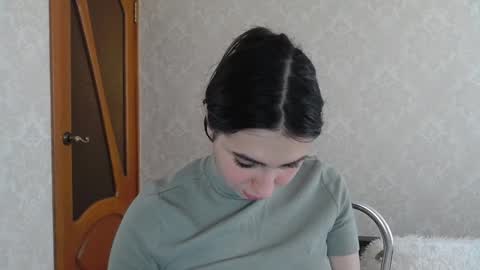 cute_strawberry_ online show from February 2025 11:22:02 AM