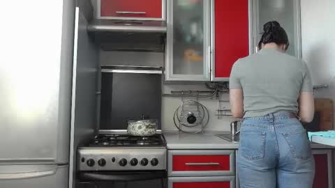 cute_strawberry_ online show from February 2025 07:47:02 AM