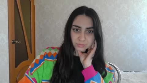 cute_strawberry_ online show from February 2025 09:44:01 AM