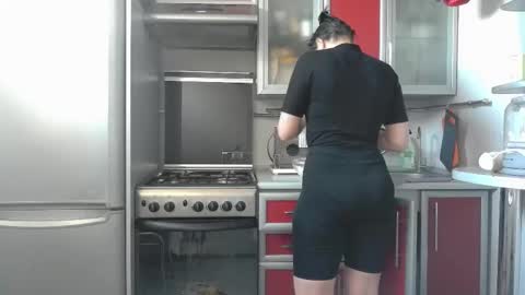 cute_strawberry_ online show from February 2025 09:12:02 AM