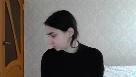 cute_strawberry_ online show from February 2025 07:33:02 AM