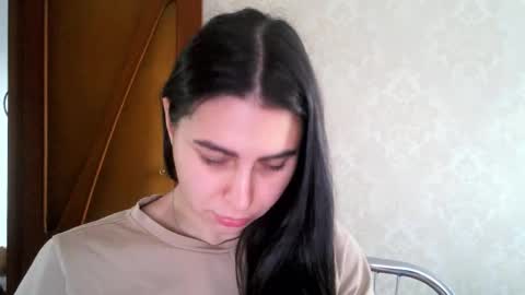 cute_strawberry_ online show from September 2025 05:40:01 AM