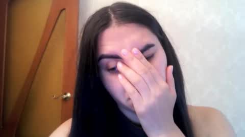 cute_strawberry_ online show from September 2025 07:30:01 AM