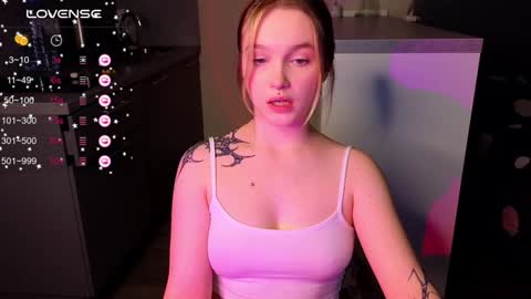 Snapshot of cute_summer_breathe chatting on December 2024 01:28:01 PM Sue online show from December 2024 01:28:01 PM