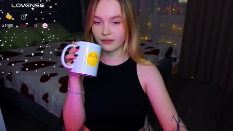 Snapshot of cute_summer_breathe chatting on January 2025 06:07:01 PM Sue online show from January 2025 06:07:01 PM