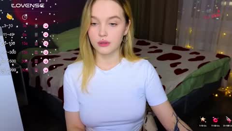 Snapshot of cute_summer_breathe chatting on February 2025 04:16:02 PM Sue online show from February 2025 04:16:02 PM