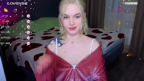 Snapshot of cute_summer_breathe chatting on February 2025 04:53:01 PM Sue online show from February 2025 04:53:01 PM