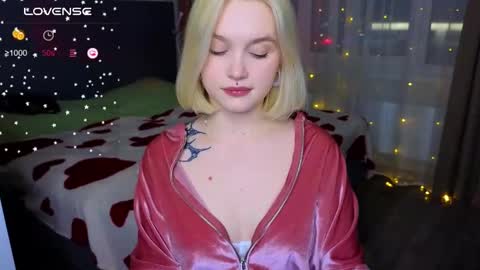 Snapshot of cute_summer_breathe chatting on March 2025 04:55:01 PM Sue online show from March 2025 04:55:01 PM