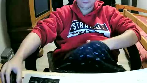 Cuteboy090 online show from October 2025 02:07:01 PM