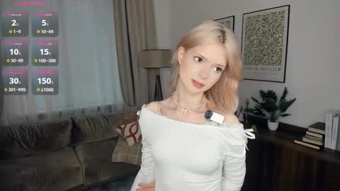 Snapshot of cutebrutality chatting on October 2025 08:34:02 AM Alice online show from October 2025 08:34:02 AM