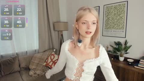 Snapshot of cutebrutality chatting on October 2025 08:48:02 AM Alice online show from October 2025 08:48:02 AM