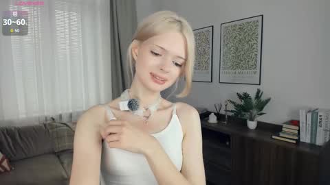 Snapshot of cutebrutality chatting on October 2025 07:49:02 AM Alice online show from October 2025 07:49:02 AM