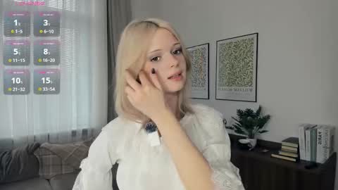 Snapshot of cutebrutality chatting on November 2025 08:05:02 AM Alice online show from November 2025 08:05:02 AM