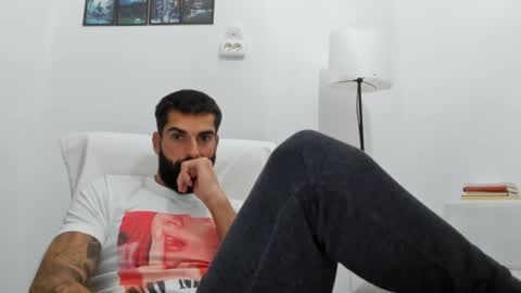 cuteeboy online show from October 2025 05:53:02 PM