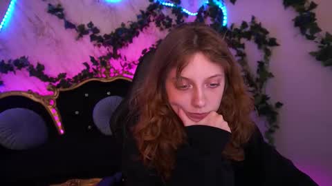 Foxy online show from November 2025 02:18:01 PM