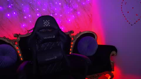 Foxy online show from February 2026 02:40:02 PM