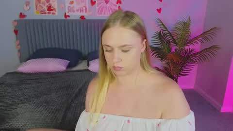 Snapshot of cutefever chatting on July 2026 04:19:01 AM Amyy online show from July 2026 04:19:01 AM