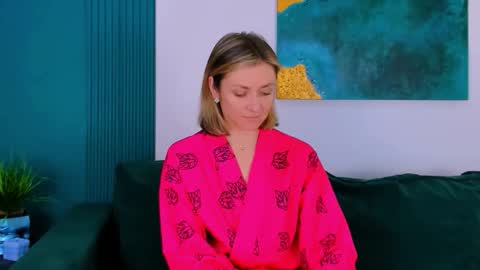 cutemirage online show from November 2025 02:55:02 PM