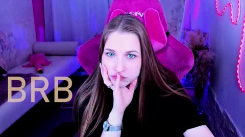 Rina online show from December 2025 05:48:01 AM