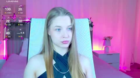 Snapshot of cutemousee chatting on April 2026 08:19:02 AM Rina online show from April 2026 08:19:02 AM
